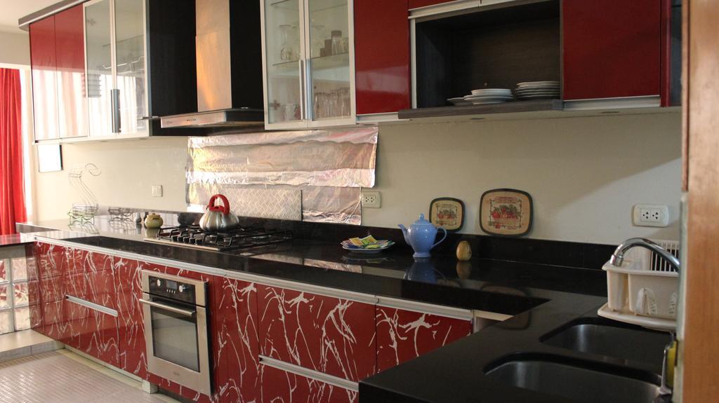 Taytaypa Rooms & Apartments Lima Airport Экстерьер фото