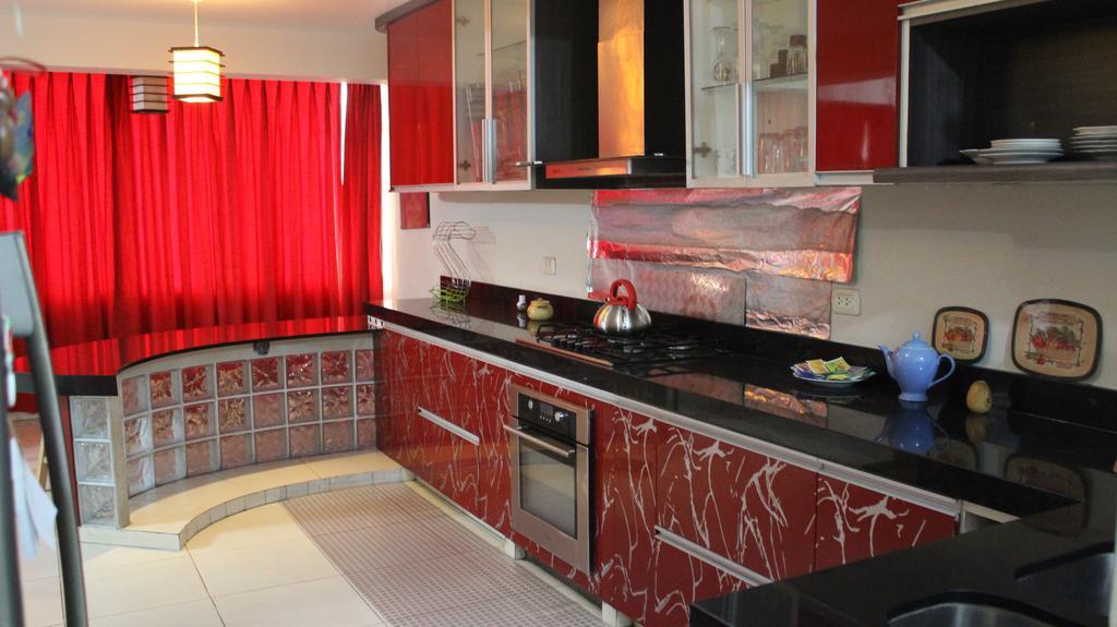 Taytaypa Rooms & Apartments Lima Airport Экстерьер фото